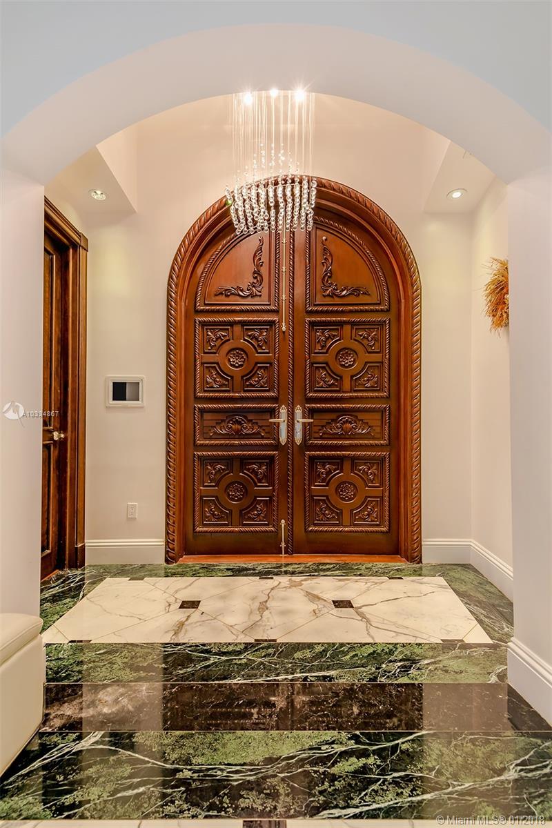 GOLDEN BEACH SEC D - Residential