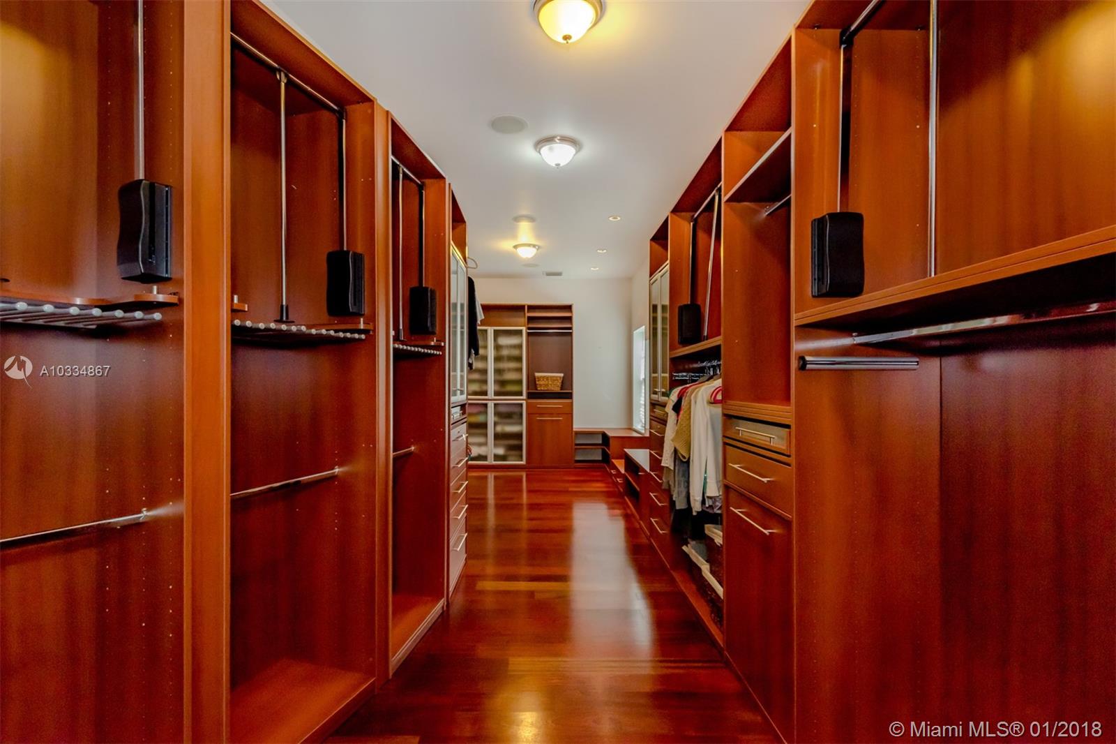 GOLDEN BEACH SEC D - Residential