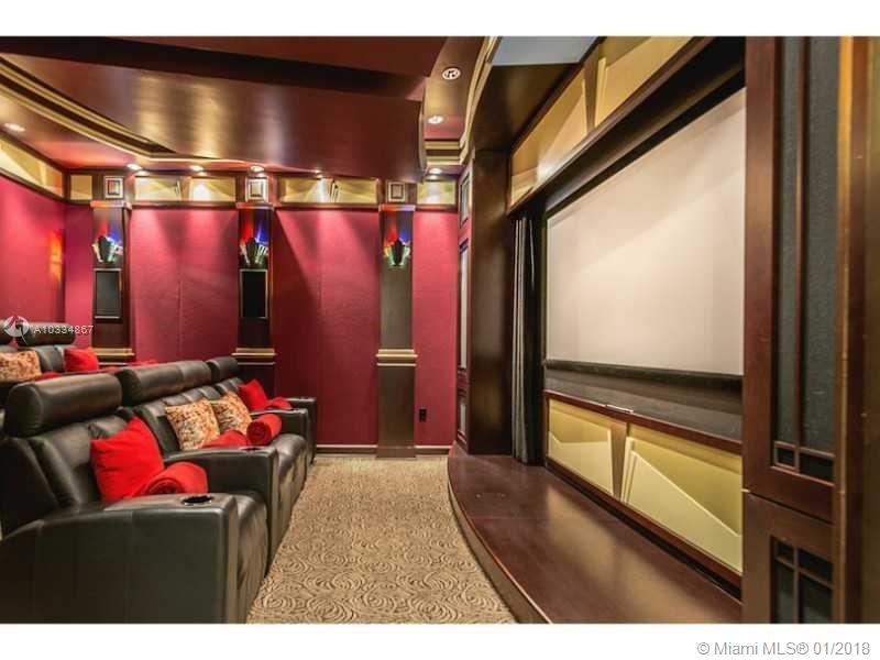 GOLDEN BEACH SEC D - Residential