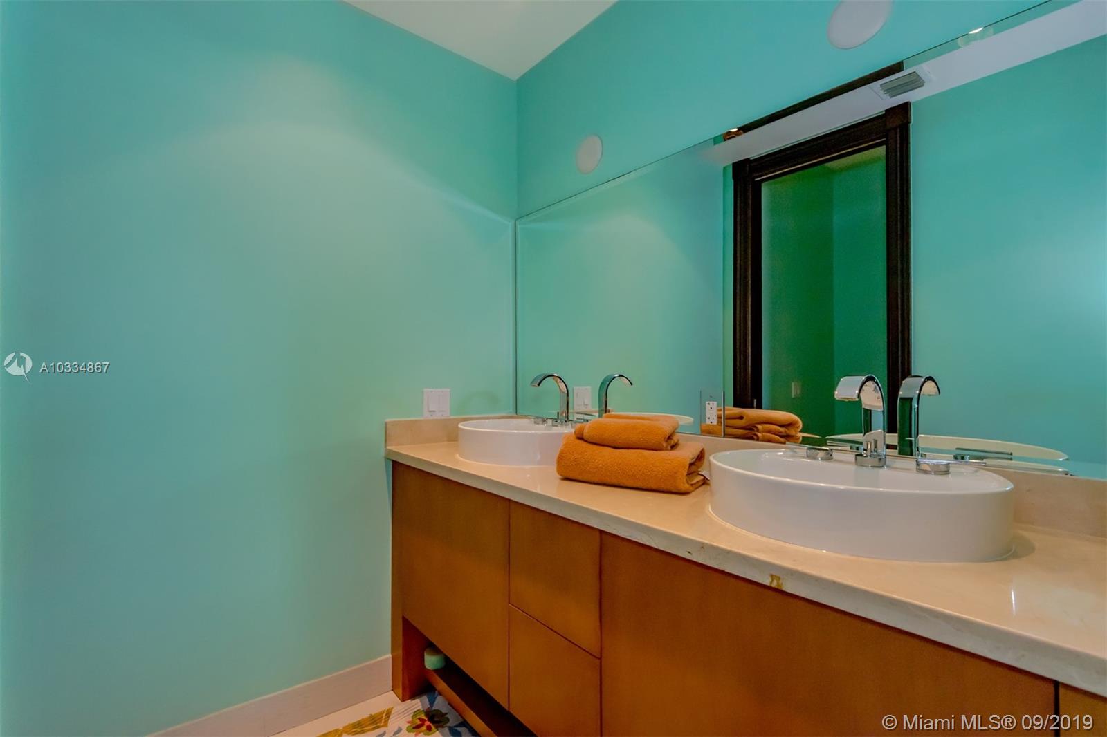 GOLDEN BEACH SEC D - Residential