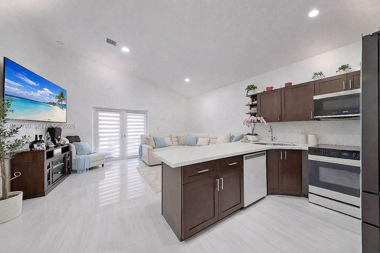 TENNESSEE ESTATES - Residential