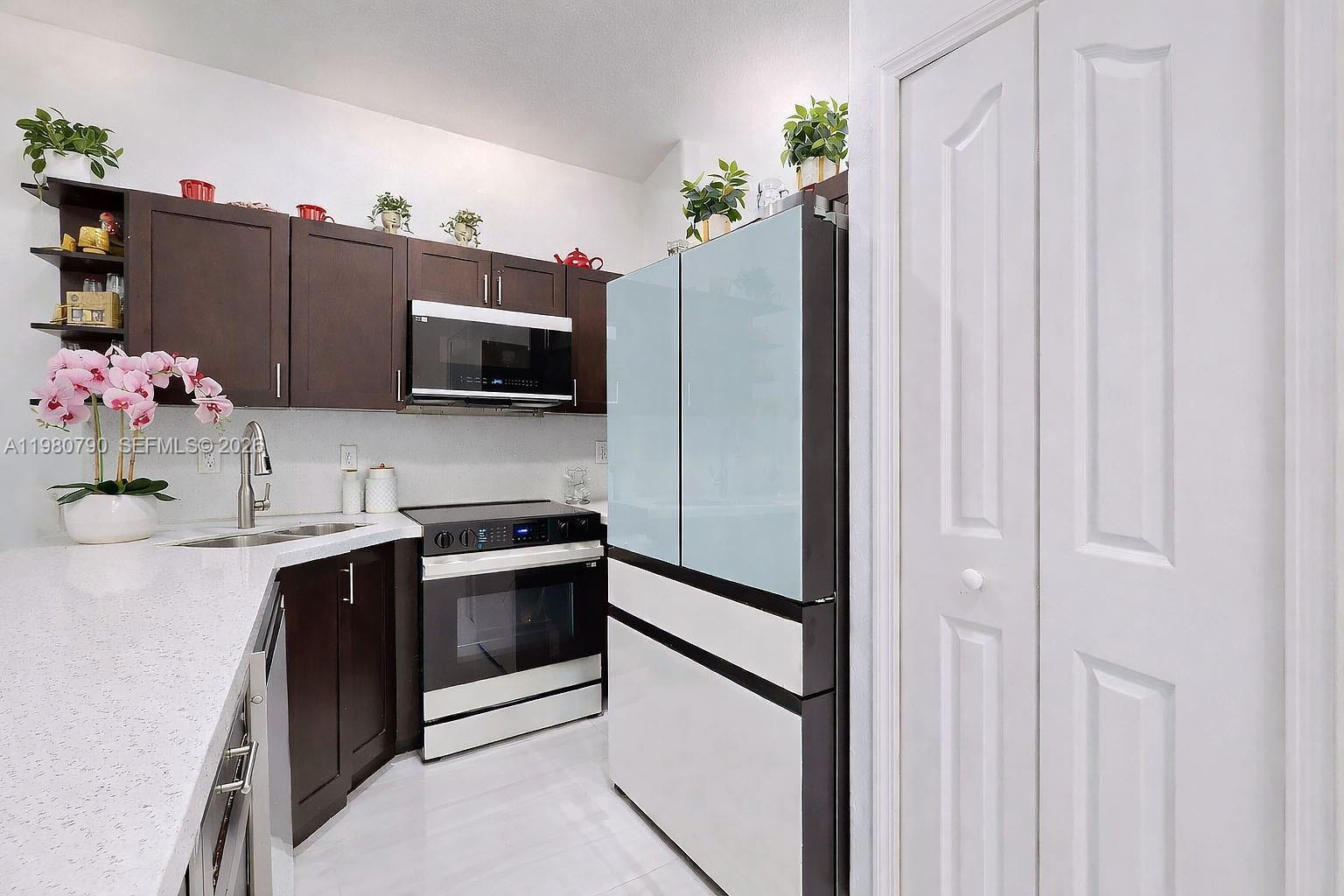 TENNESSEE ESTATES - Residential