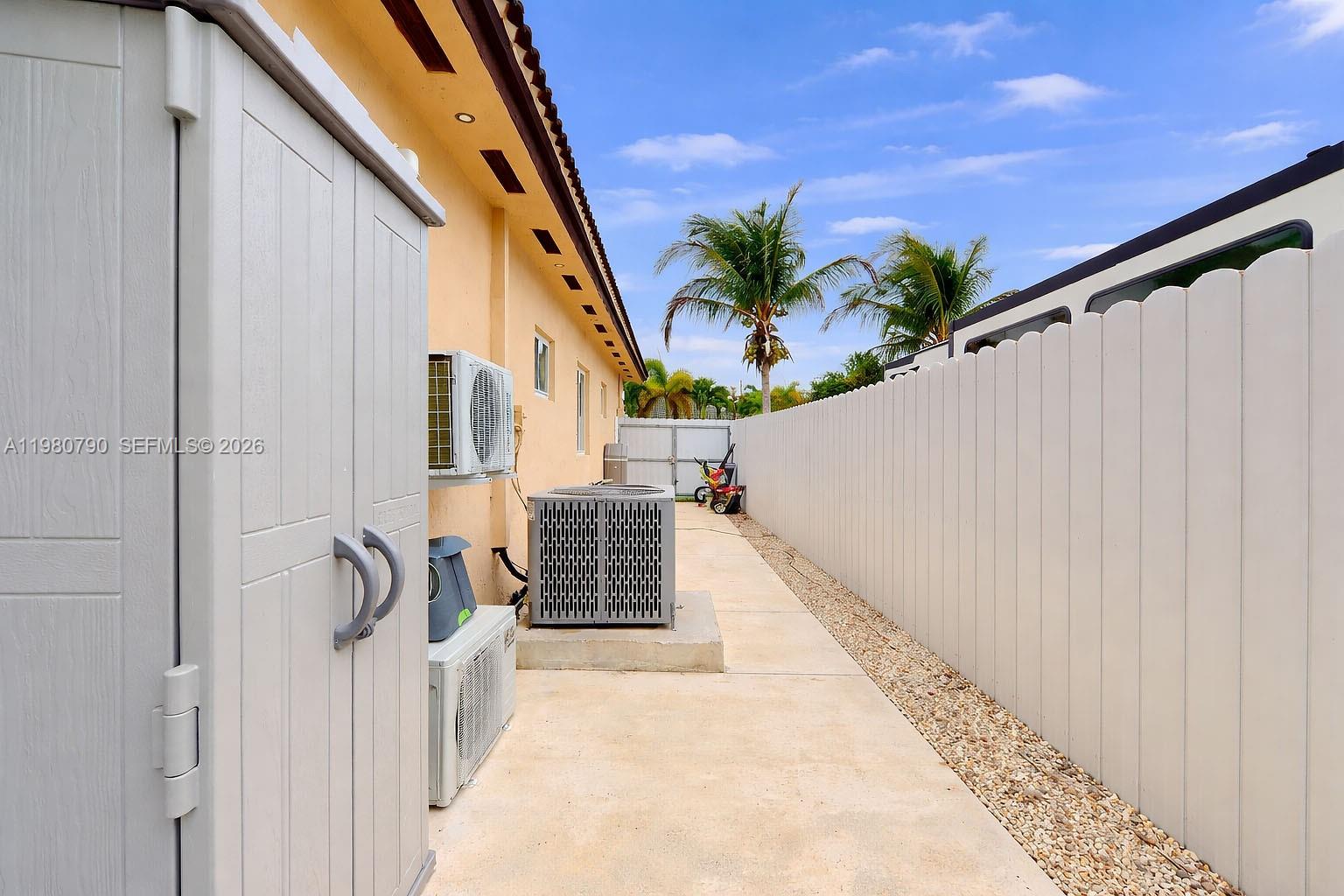 TENNESSEE ESTATES - Residential