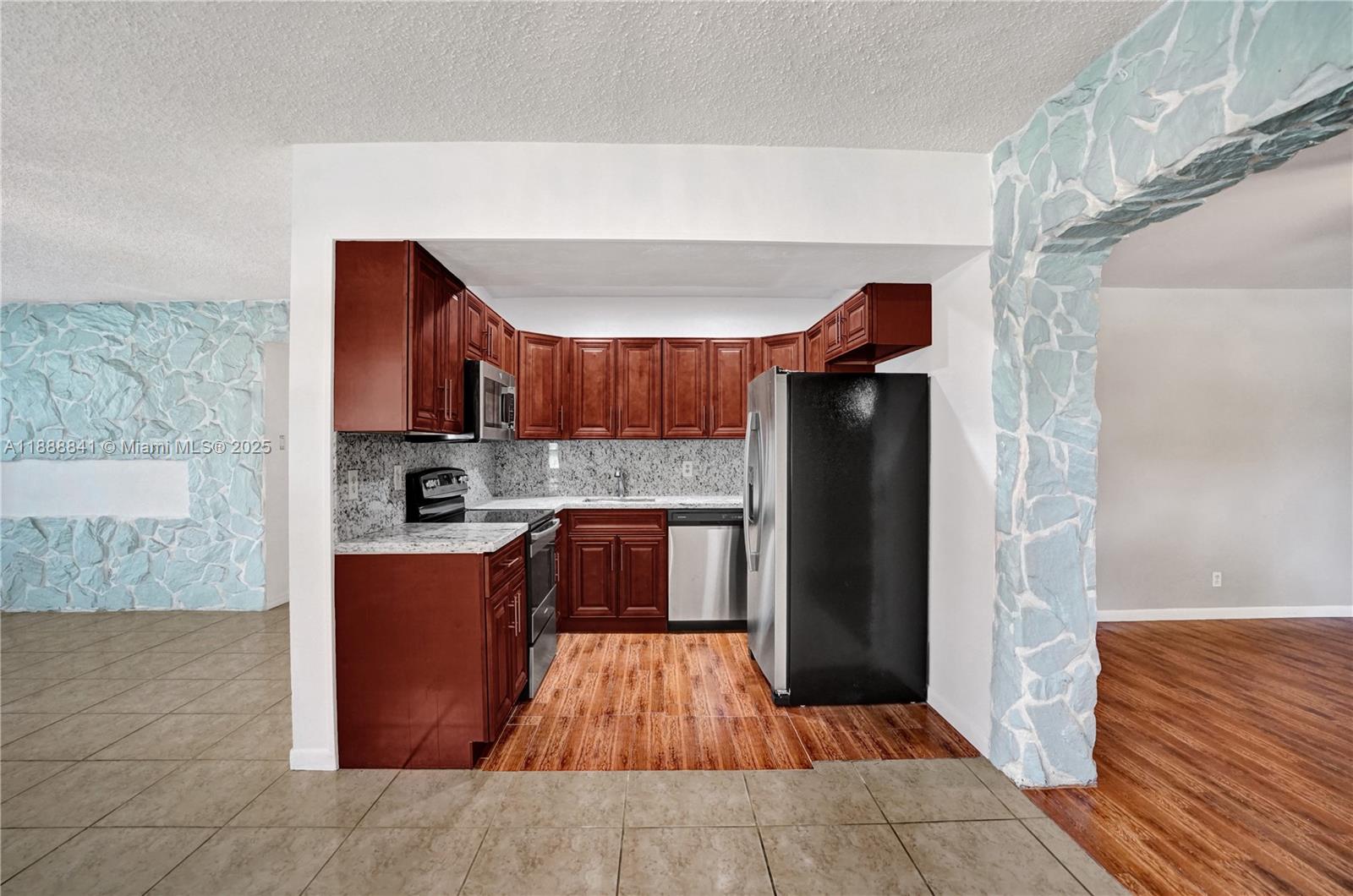 FLEETWOOD MANOR 1ST ADD - Residential Lease