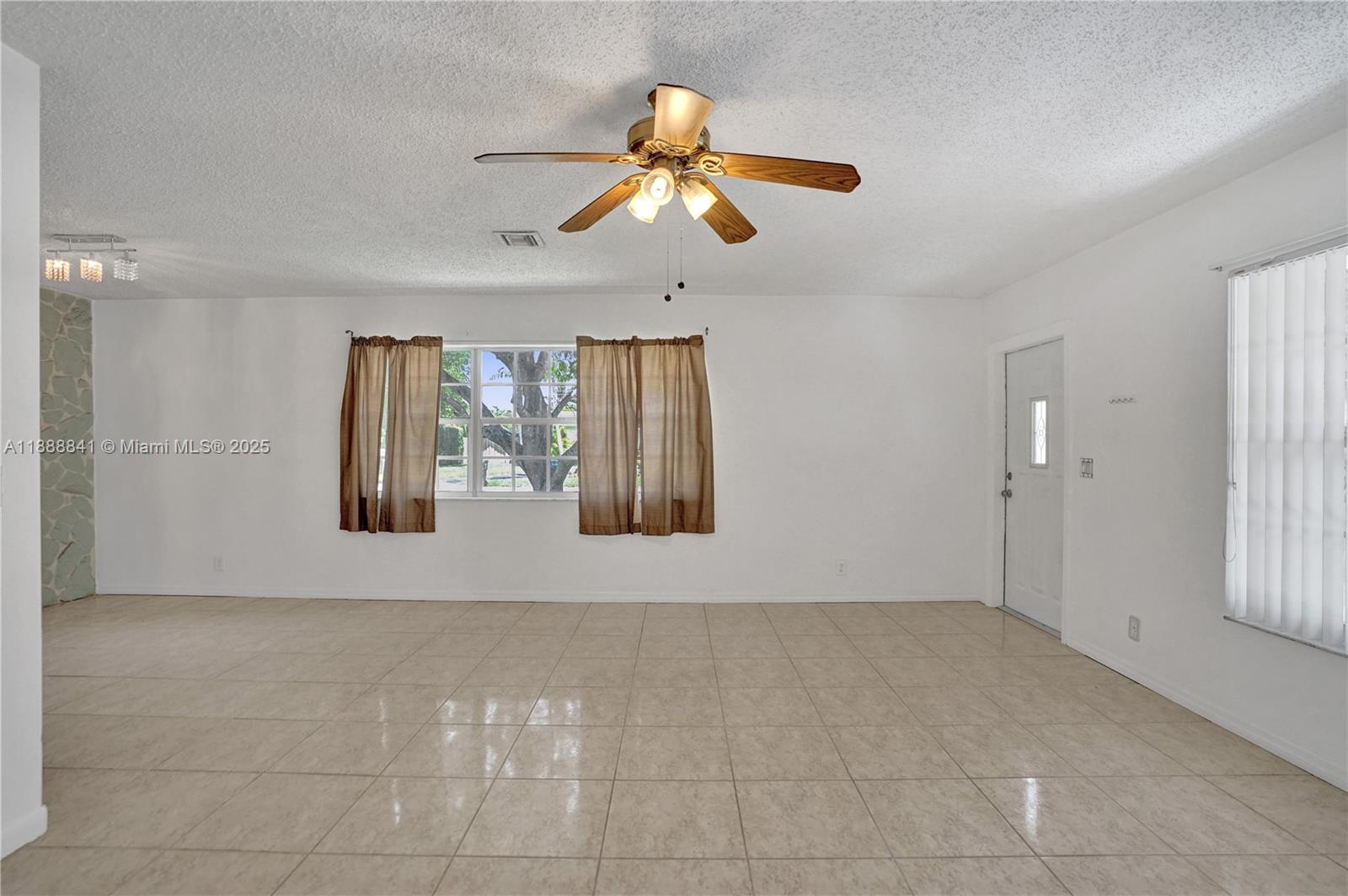 FLEETWOOD MANOR 1ST ADD - Residential Lease