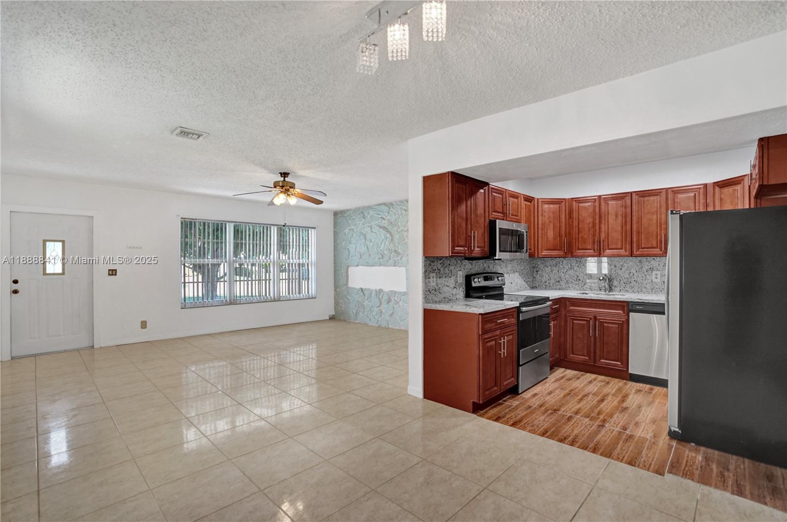 FLEETWOOD MANOR 1ST ADD - Residential Lease