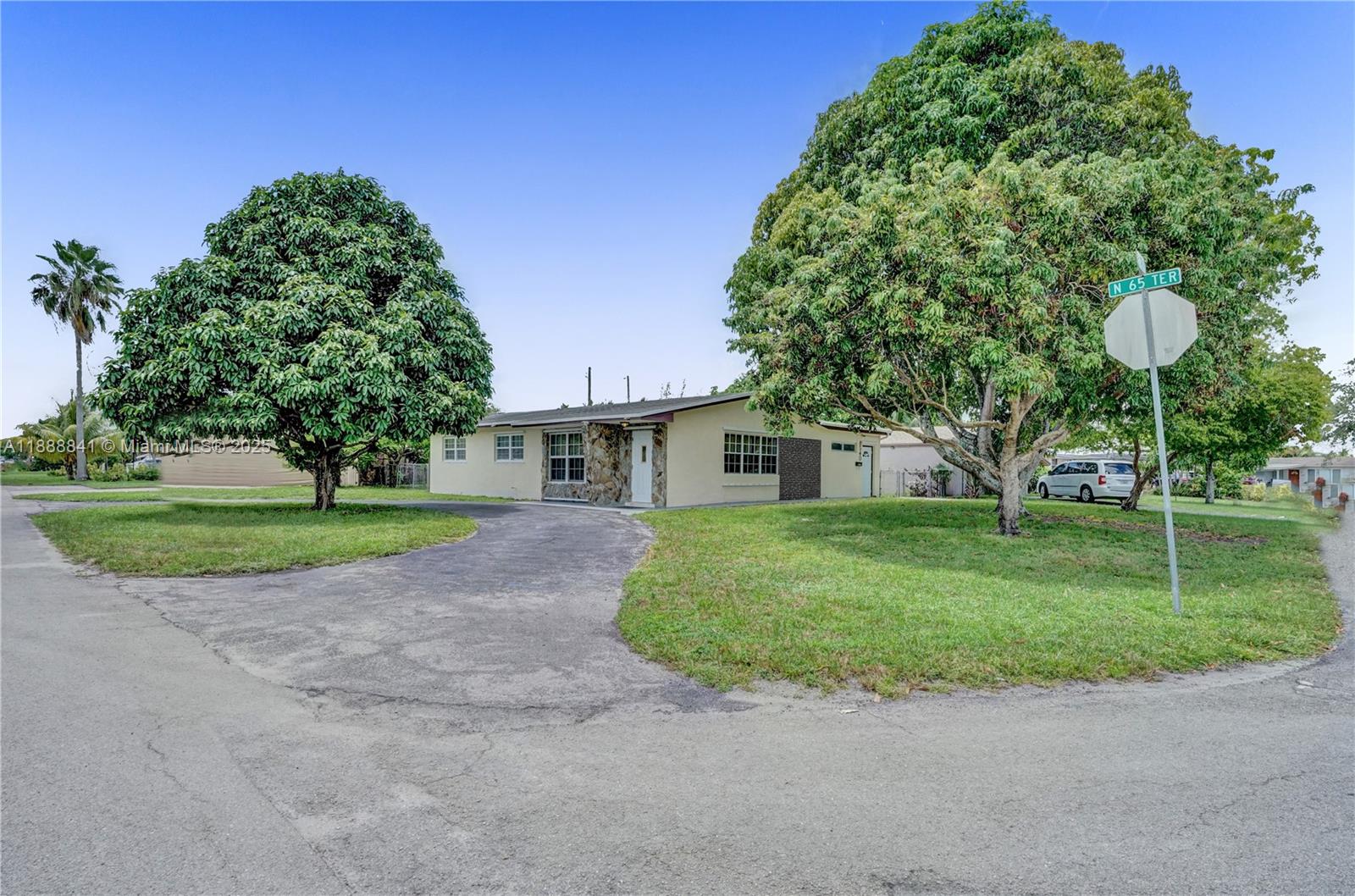 FLEETWOOD MANOR 1ST ADD - Residential Lease