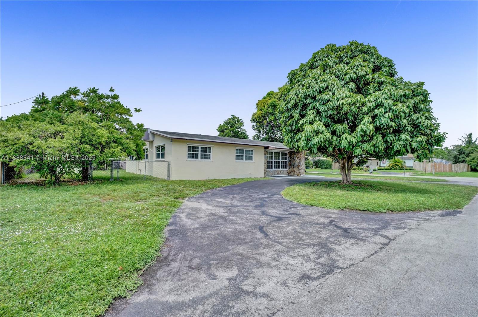 FLEETWOOD MANOR 1ST ADD - Residential Lease