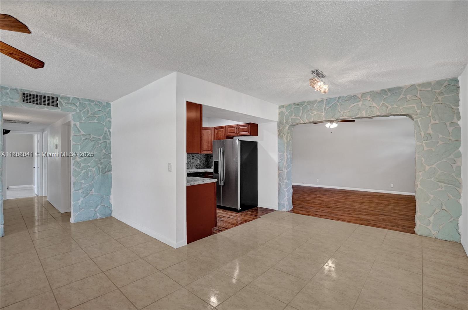 FLEETWOOD MANOR 1ST ADD - Residential Lease