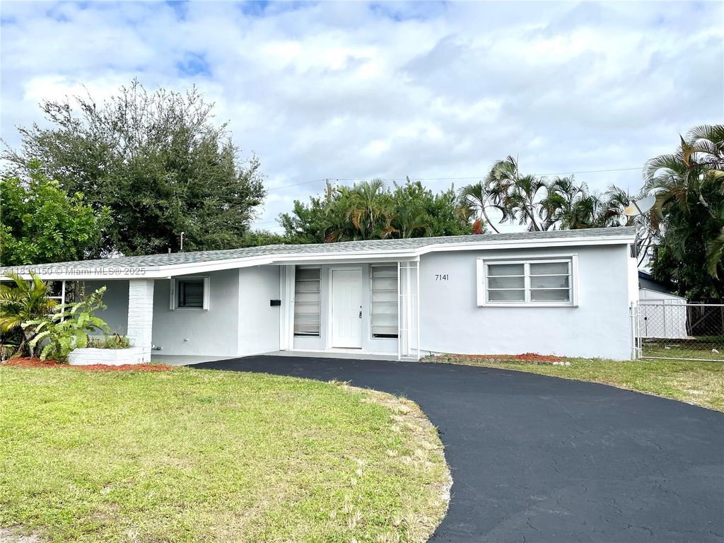 Photo of 7141 Wilson St, Hollywood, FL 33024 (MLS # A11839150)