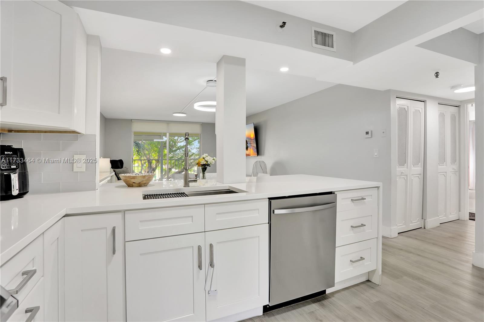 WATERS EDGE TOWERS CONDO - Residential