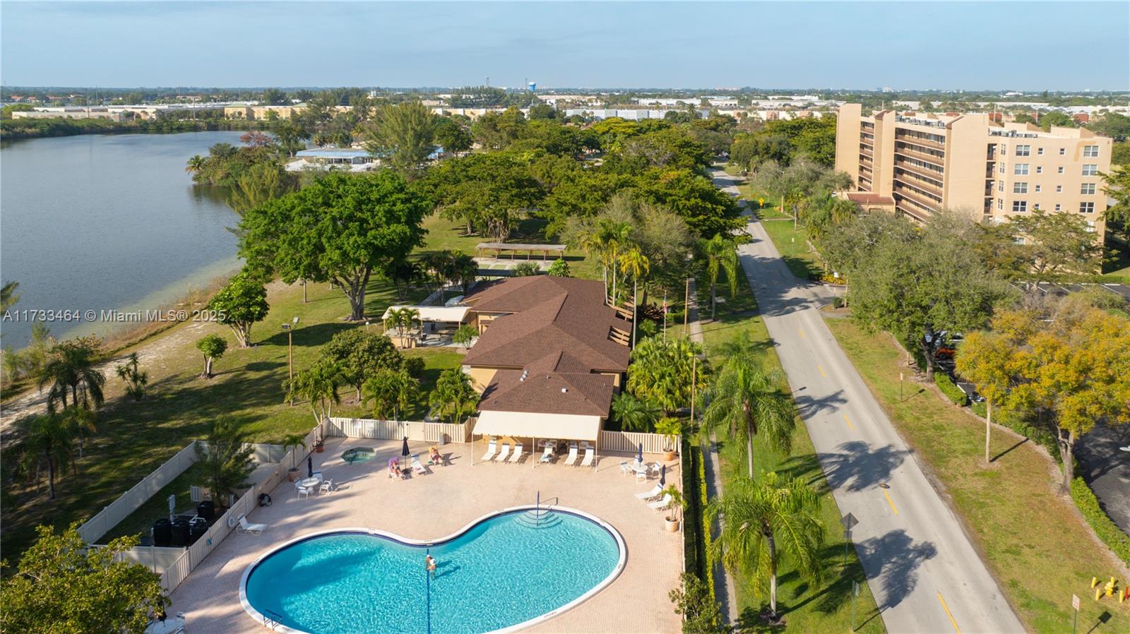 WATERS EDGE TOWERS CONDO - Residential