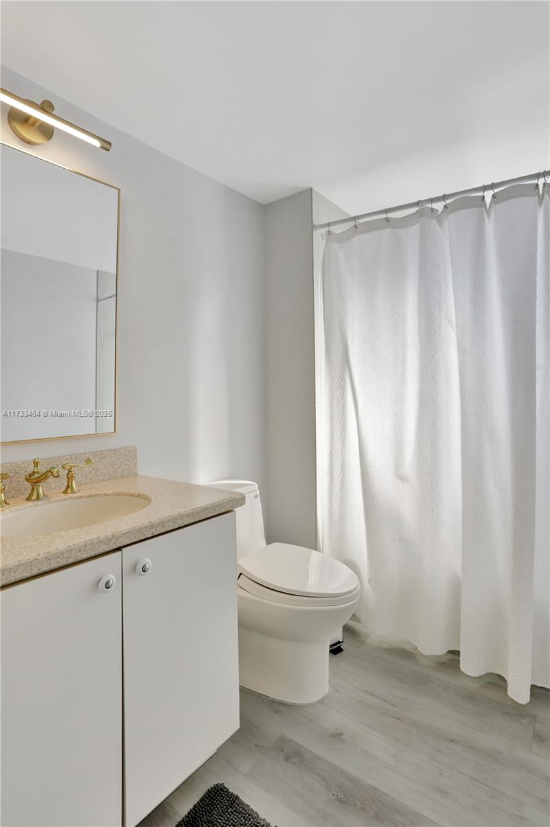 WATERS EDGE TOWERS CONDO - Residential