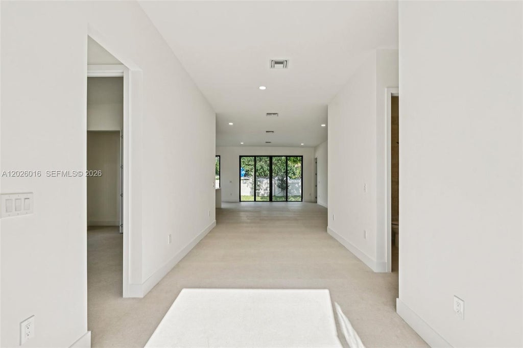 Photo of 1521 SW 40th Ter, Fort Lauderdale, FL 33317 (MLS # A12026016)