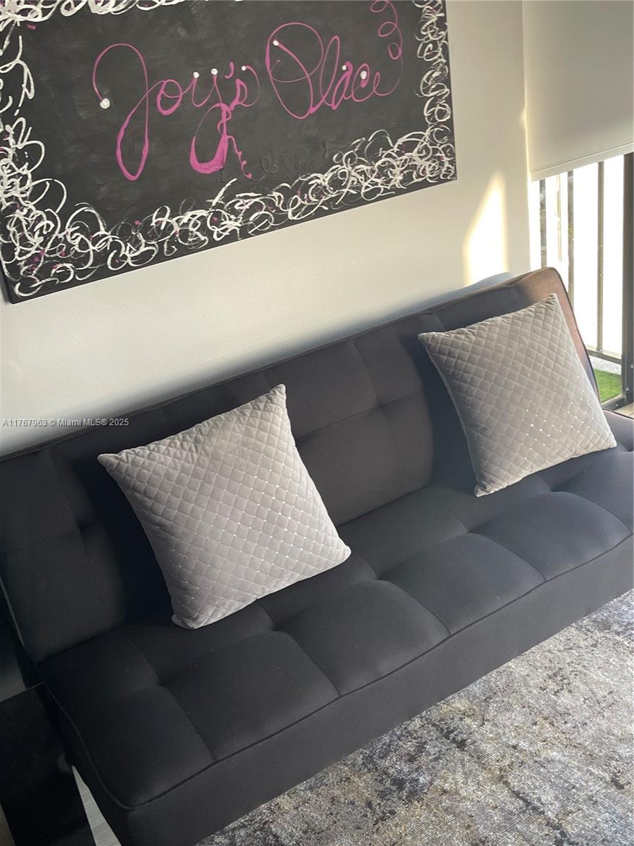 200 Leslie Dr 622