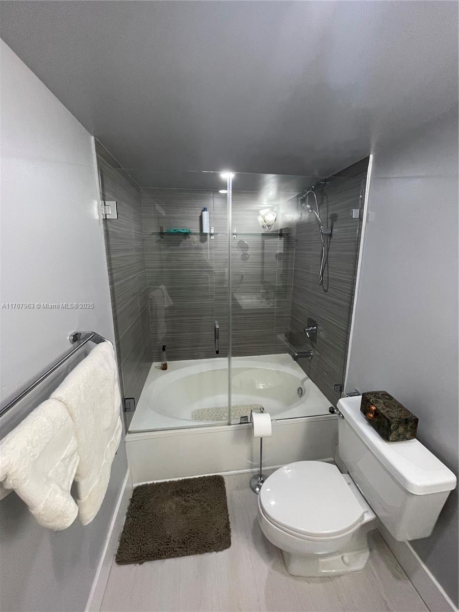 200 LESLIE CONDO - Residential
