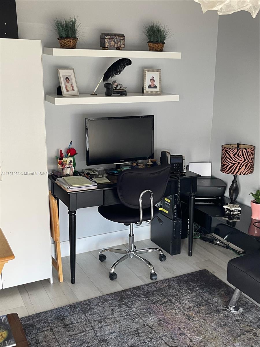 200 Leslie Dr 622