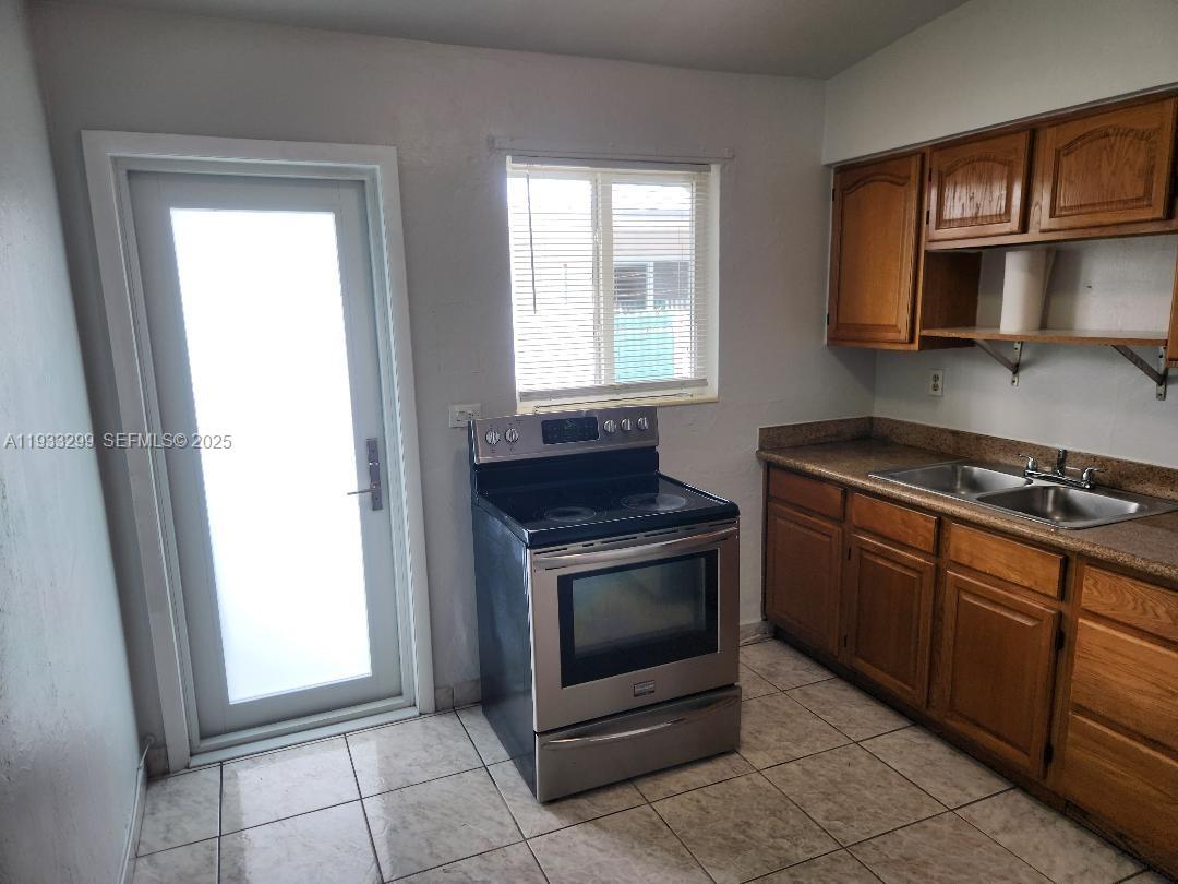 WEST END PARK AMD PL - Residential Lease