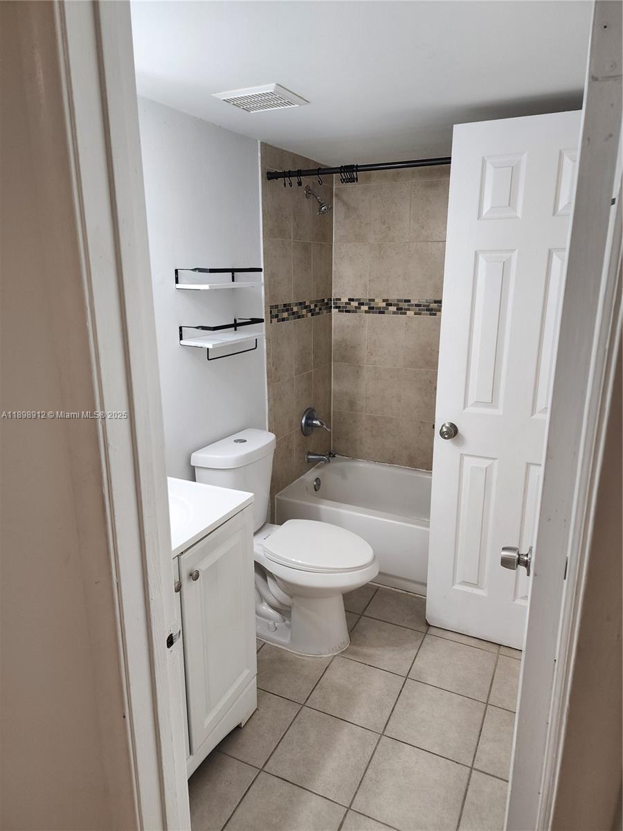 TERRANOVA CONDO 12 - Residential Lease