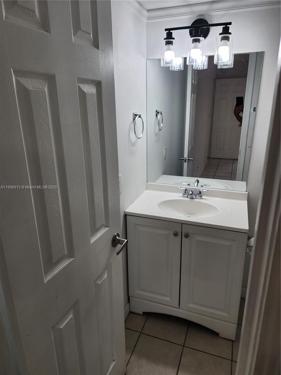 TERRANOVA CONDO 12 - Residential Lease