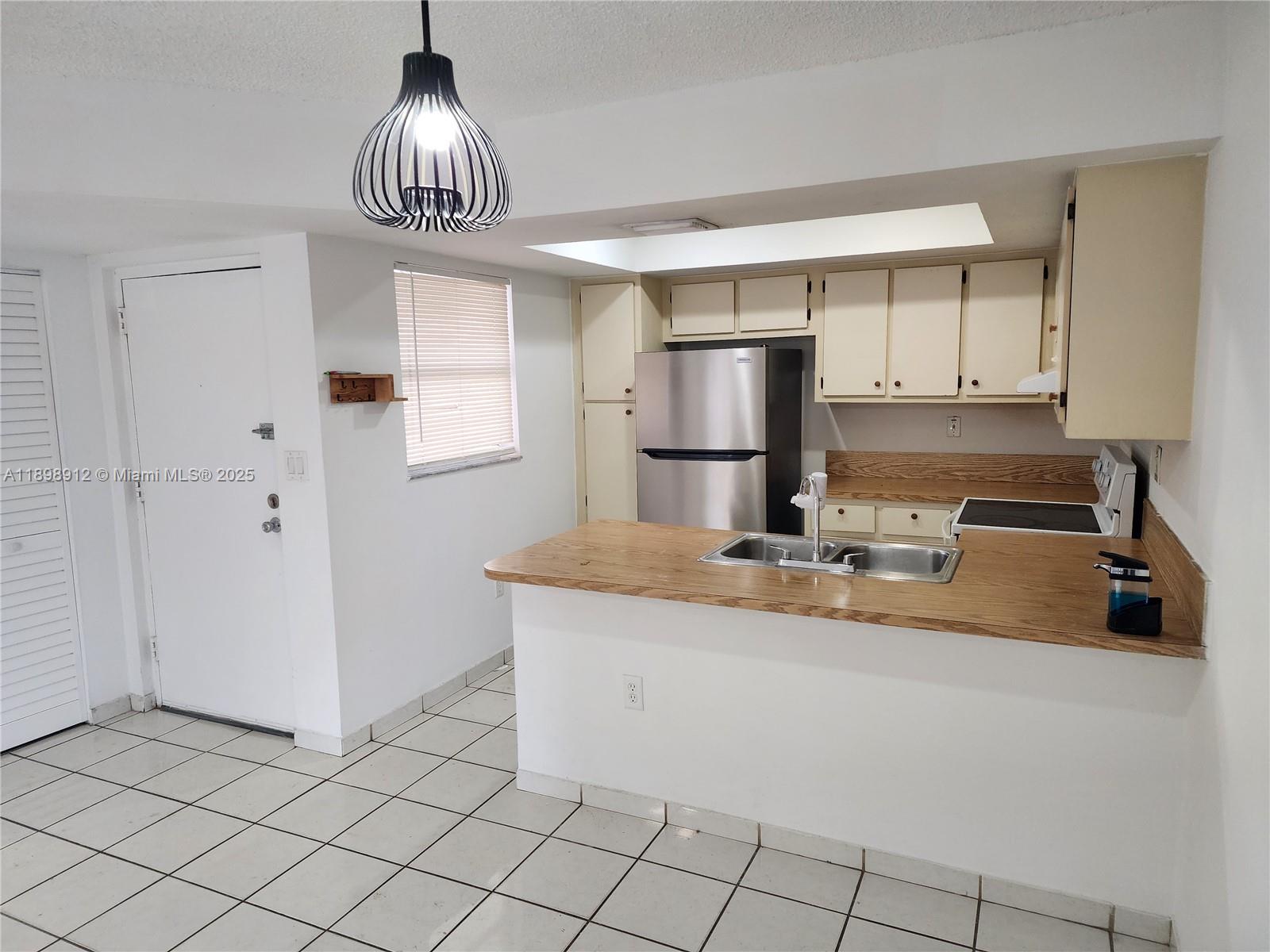 TERRANOVA CONDO 12 - Residential Lease