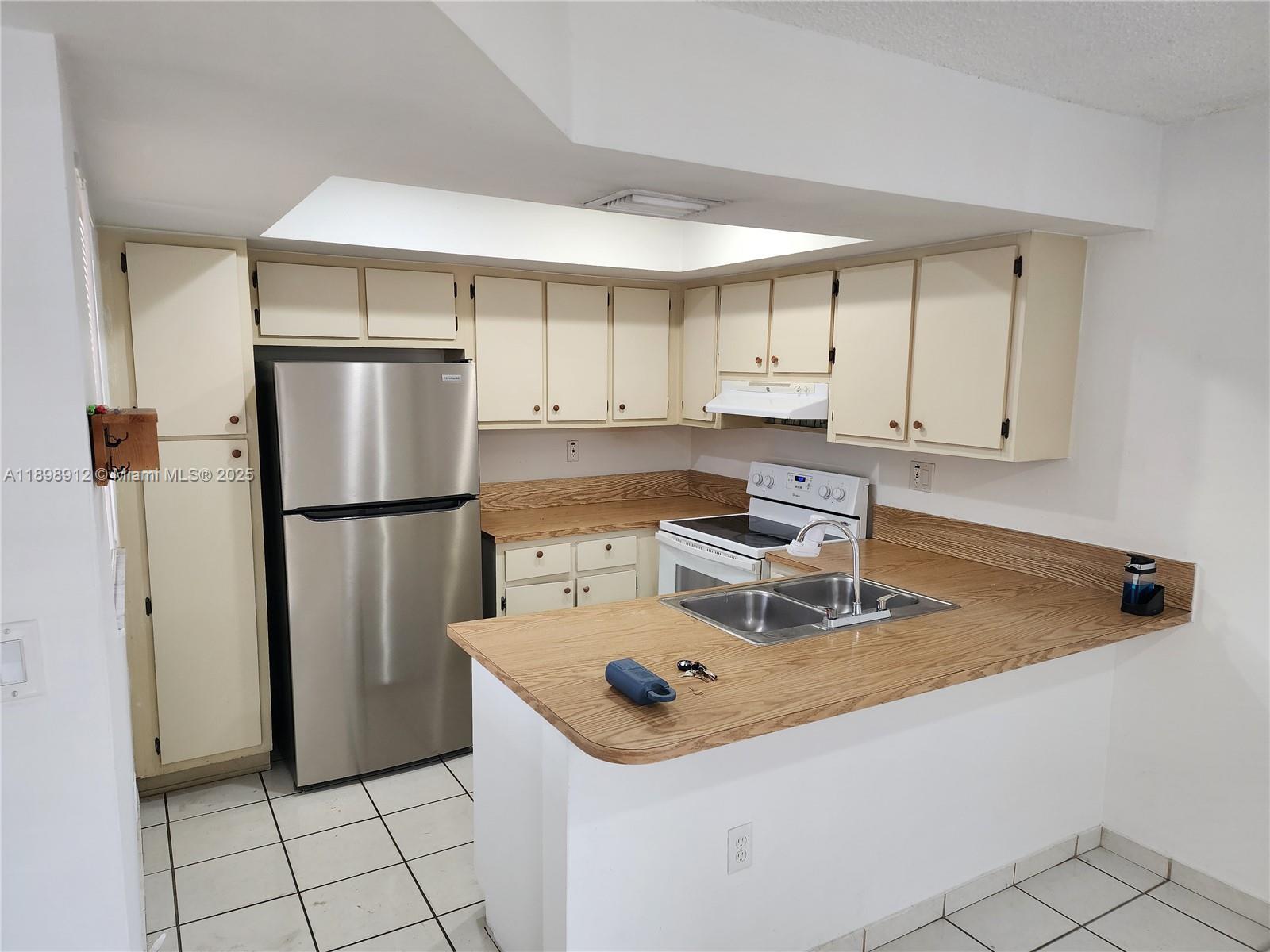 TERRANOVA CONDO 12 - Residential Lease