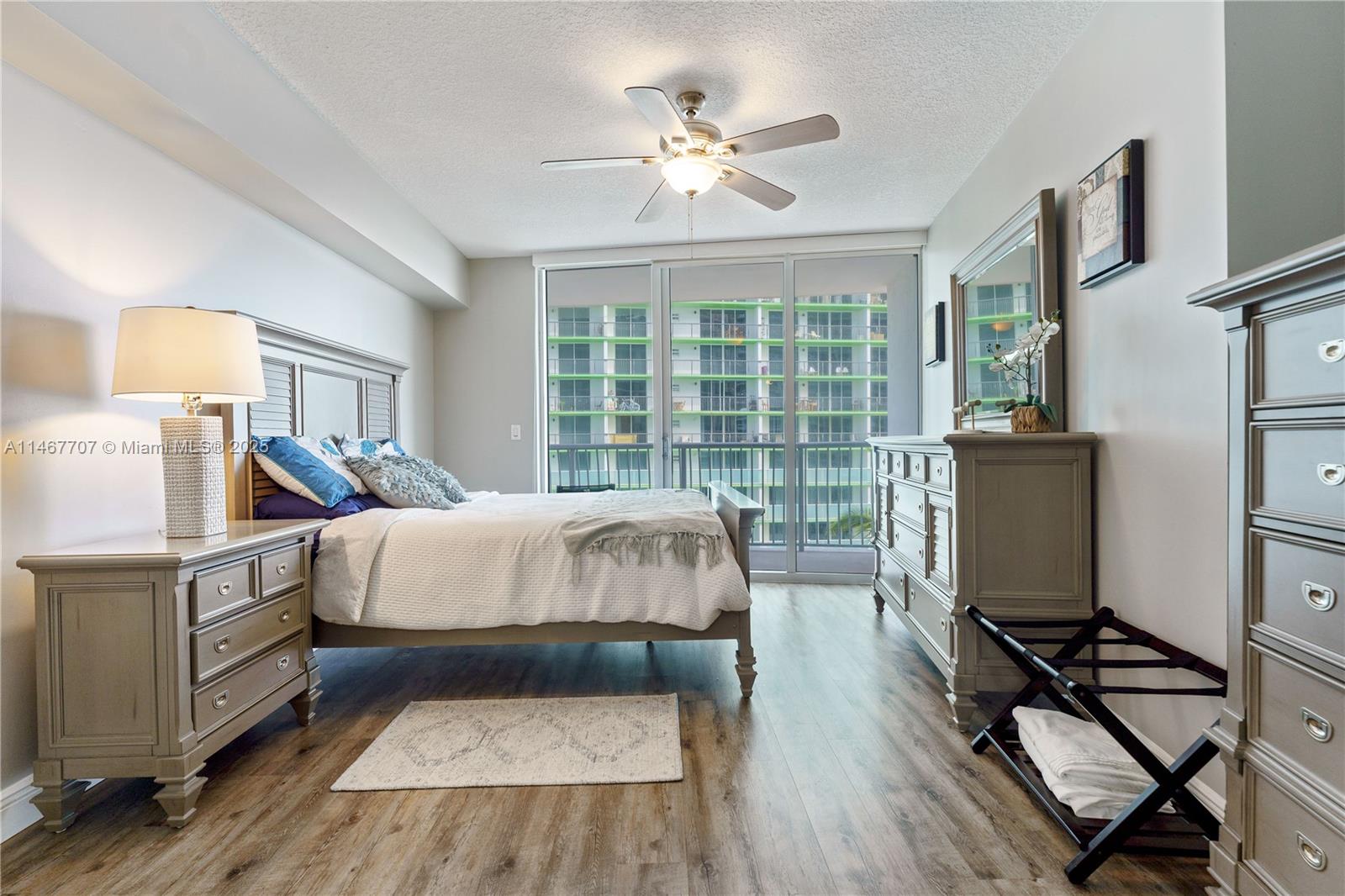 1750 N Bayshore Dr 1405