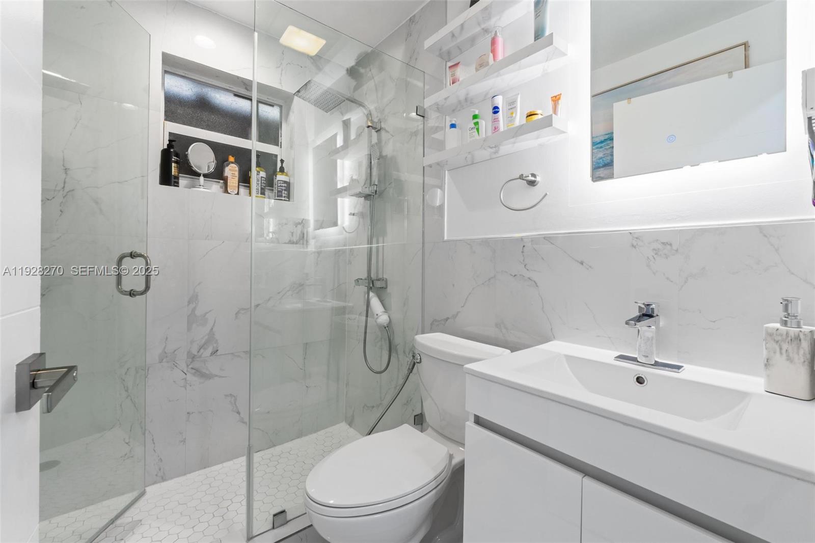 LONDON ESTATES 1ST ADDN - Residential