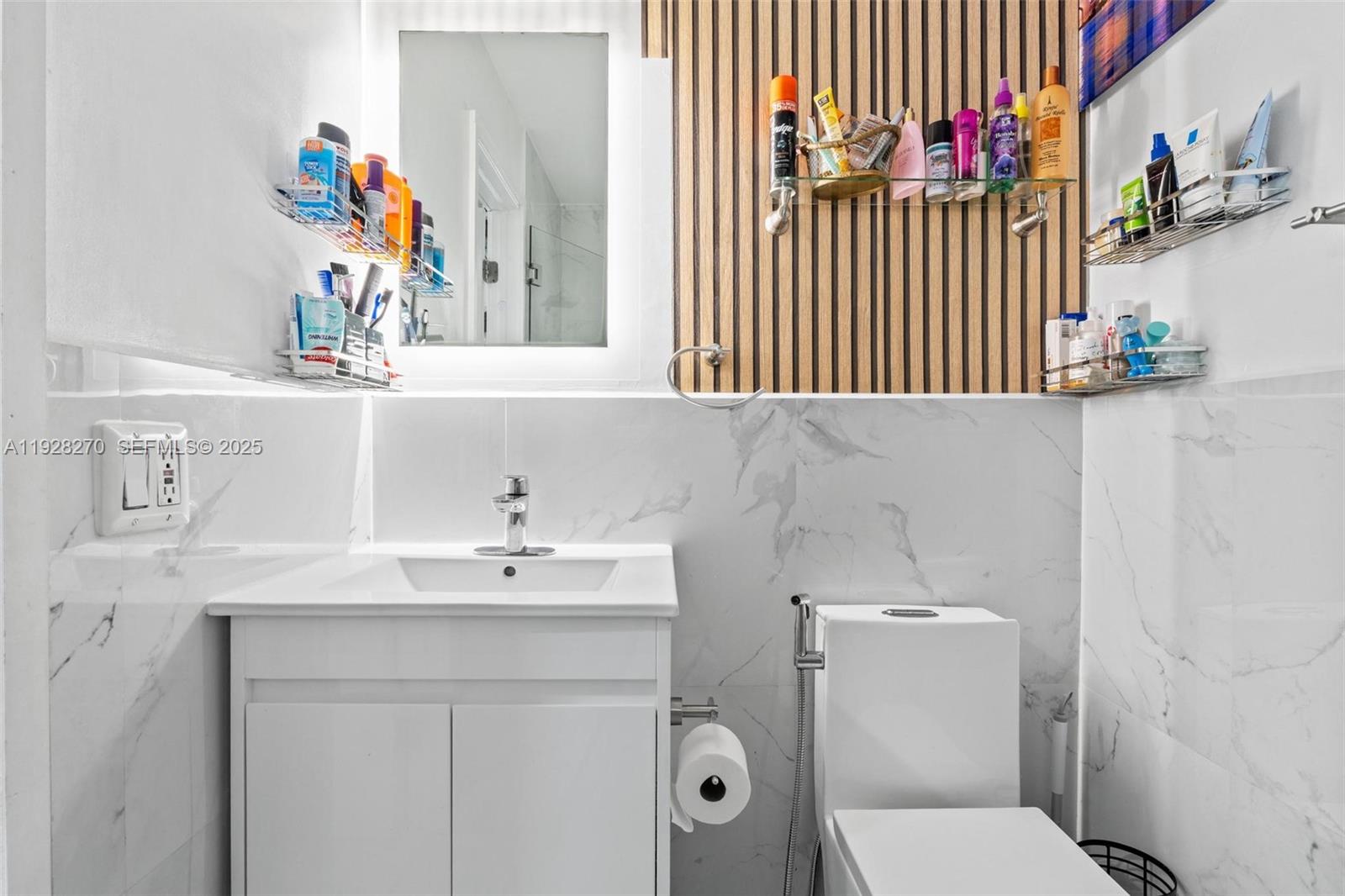 LONDON ESTATES 1ST ADDN - Residential