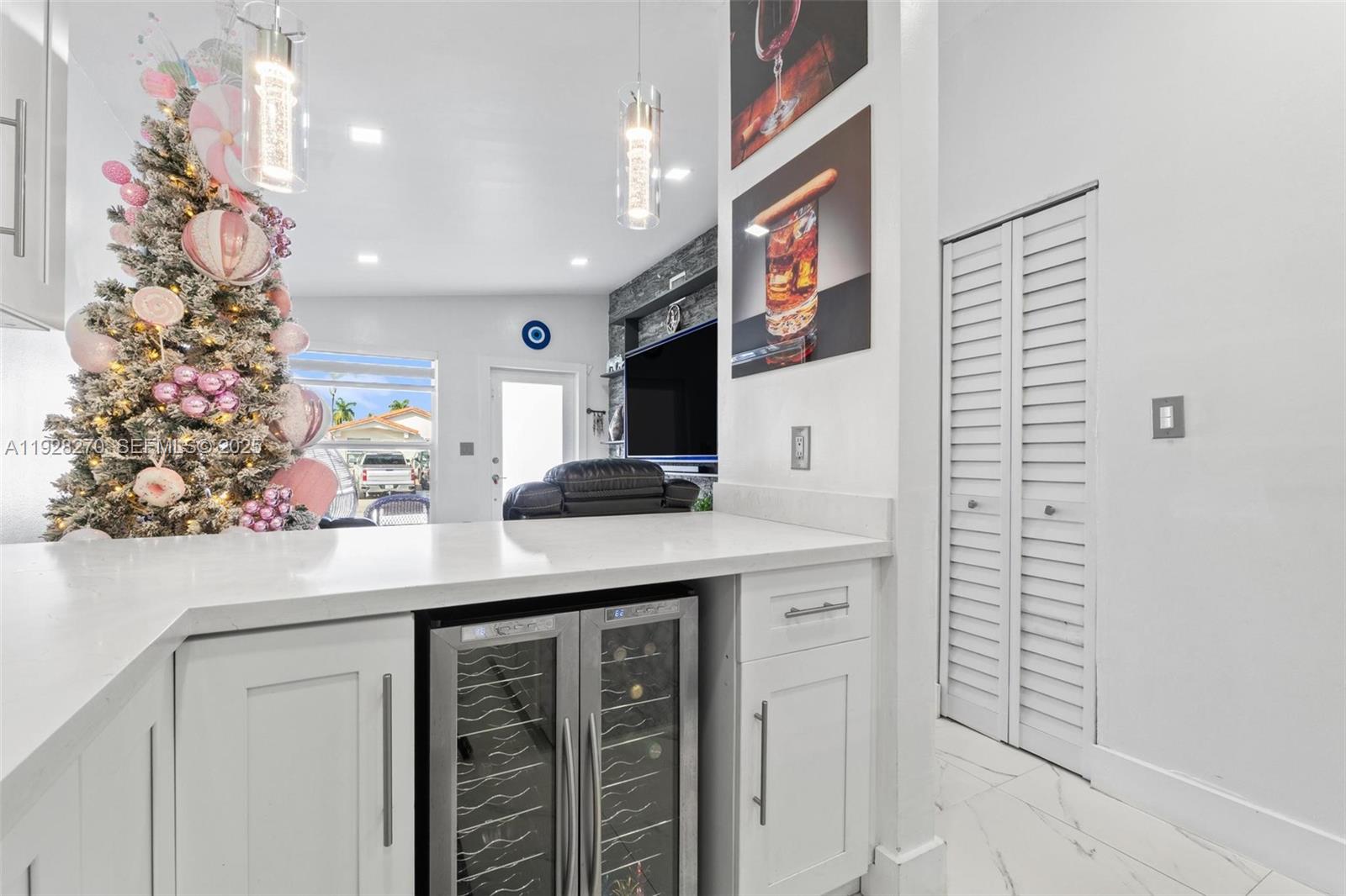 LONDON ESTATES 1ST ADDN - Residential