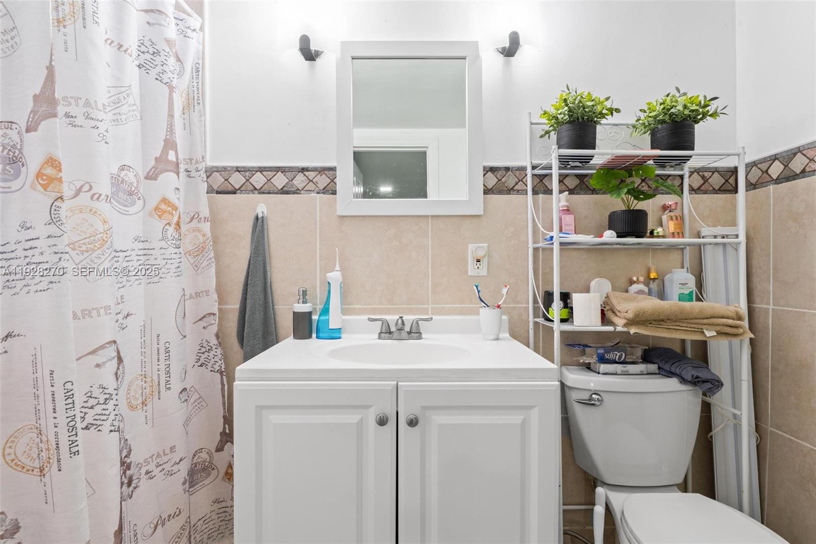 LONDON ESTATES 1ST ADDN - Residential