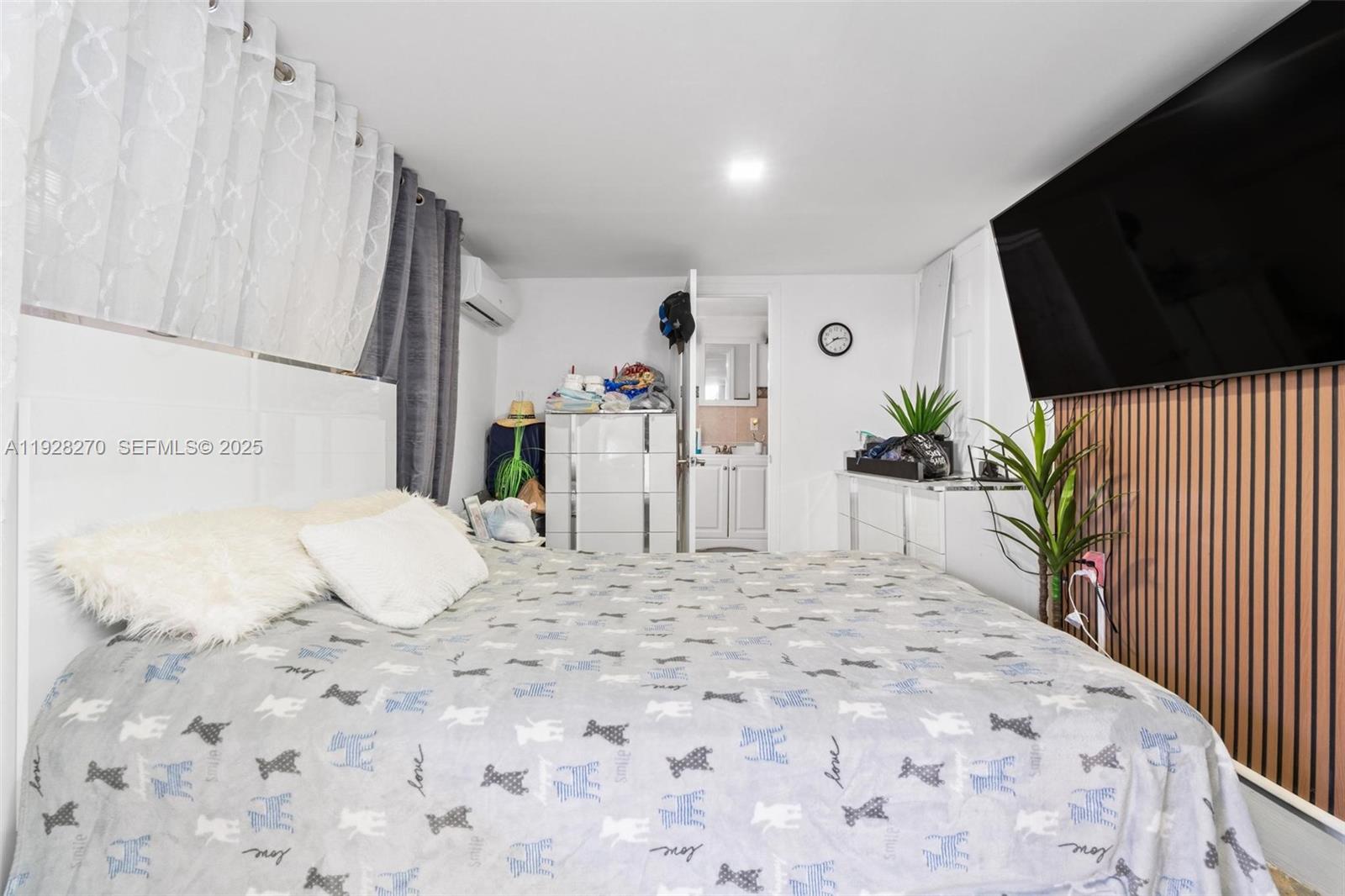 LONDON ESTATES 1ST ADDN - Residential