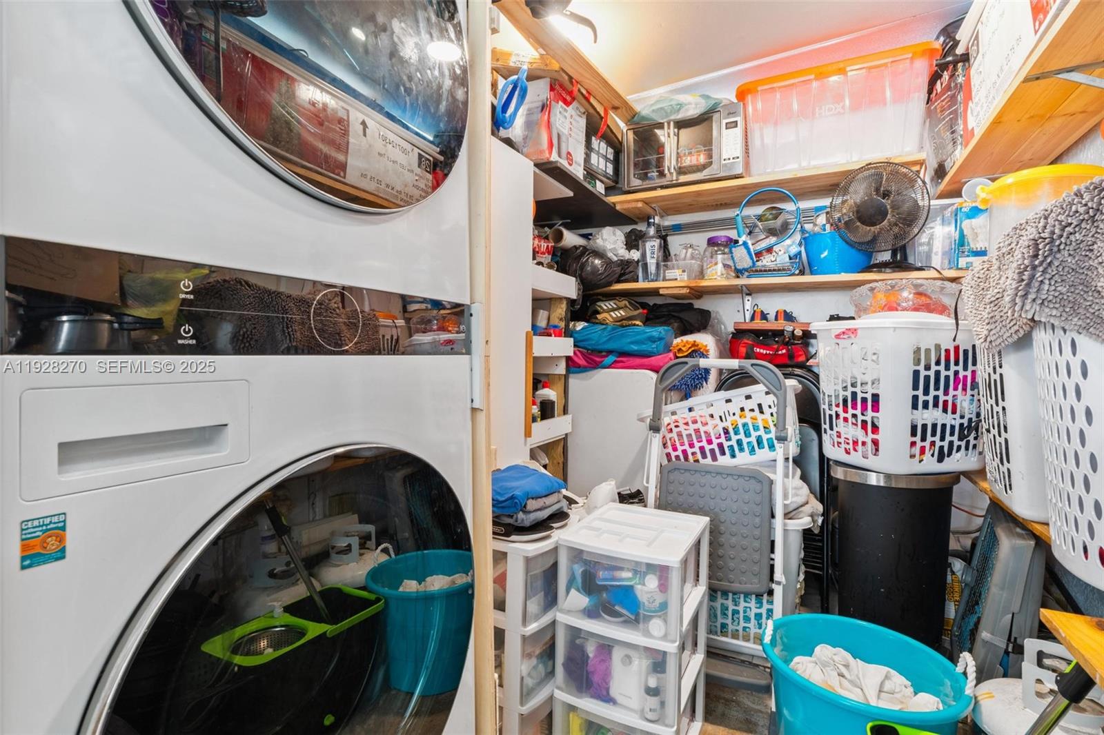 LONDON ESTATES 1ST ADDN - Residential