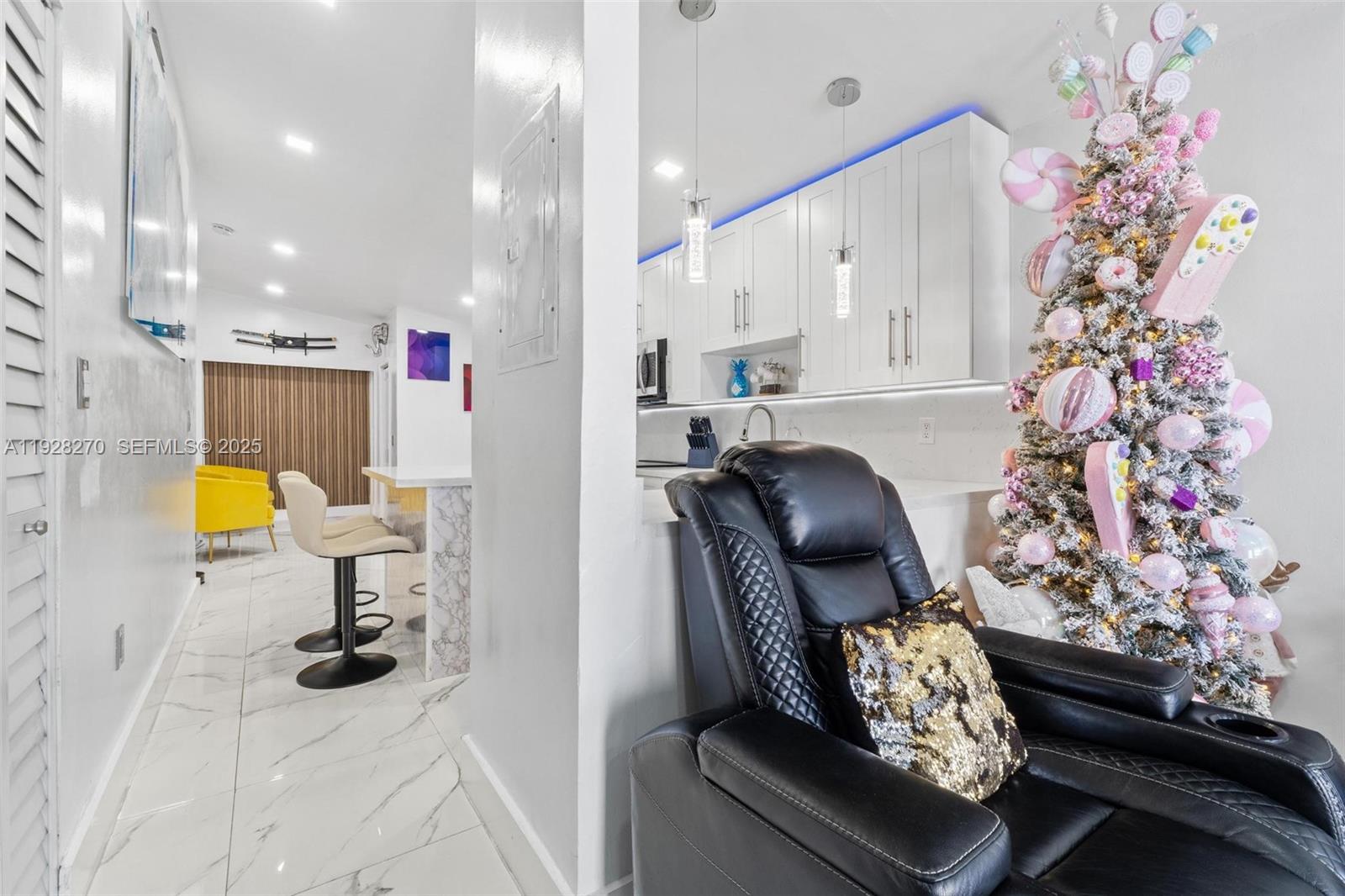 LONDON ESTATES 1ST ADDN - Residential