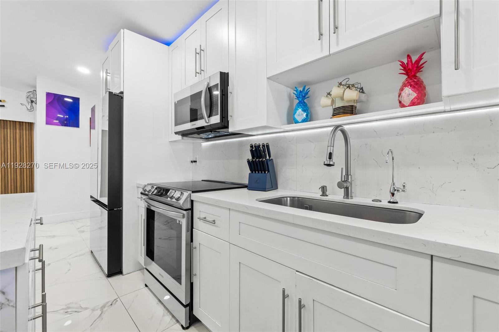 LONDON ESTATES 1ST ADDN - Residential