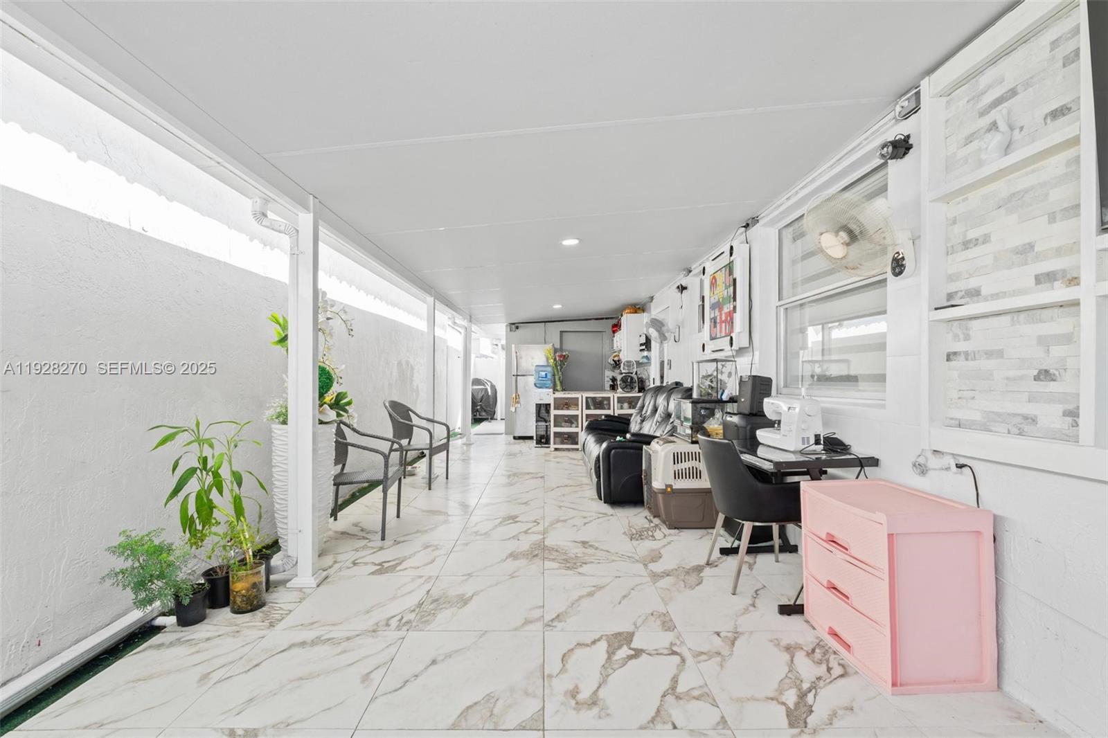 LONDON ESTATES 1ST ADDN - Residential