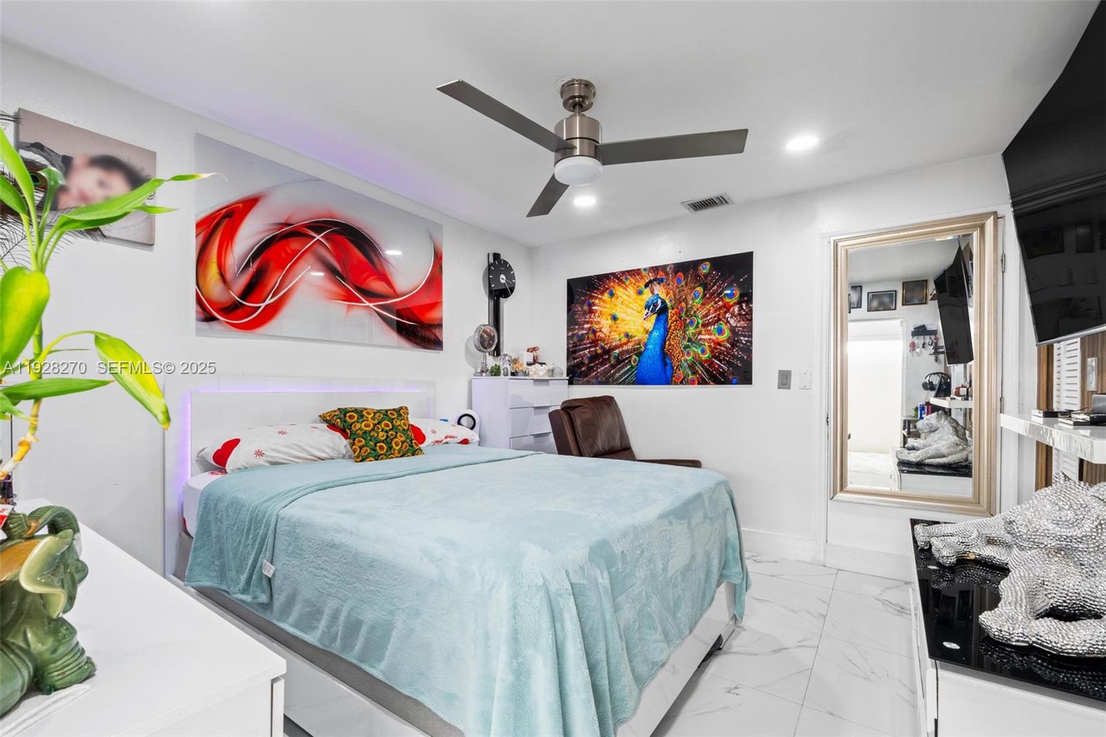 LONDON ESTATES 1ST ADDN - Residential