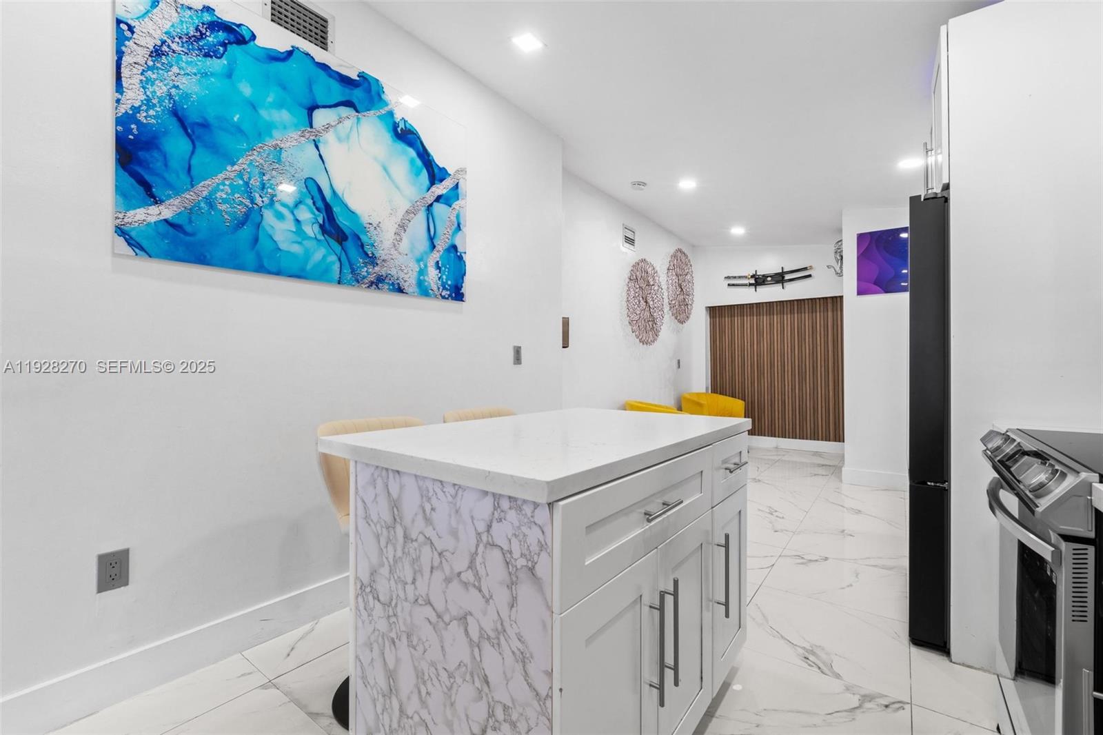 LONDON ESTATES 1ST ADDN - Residential