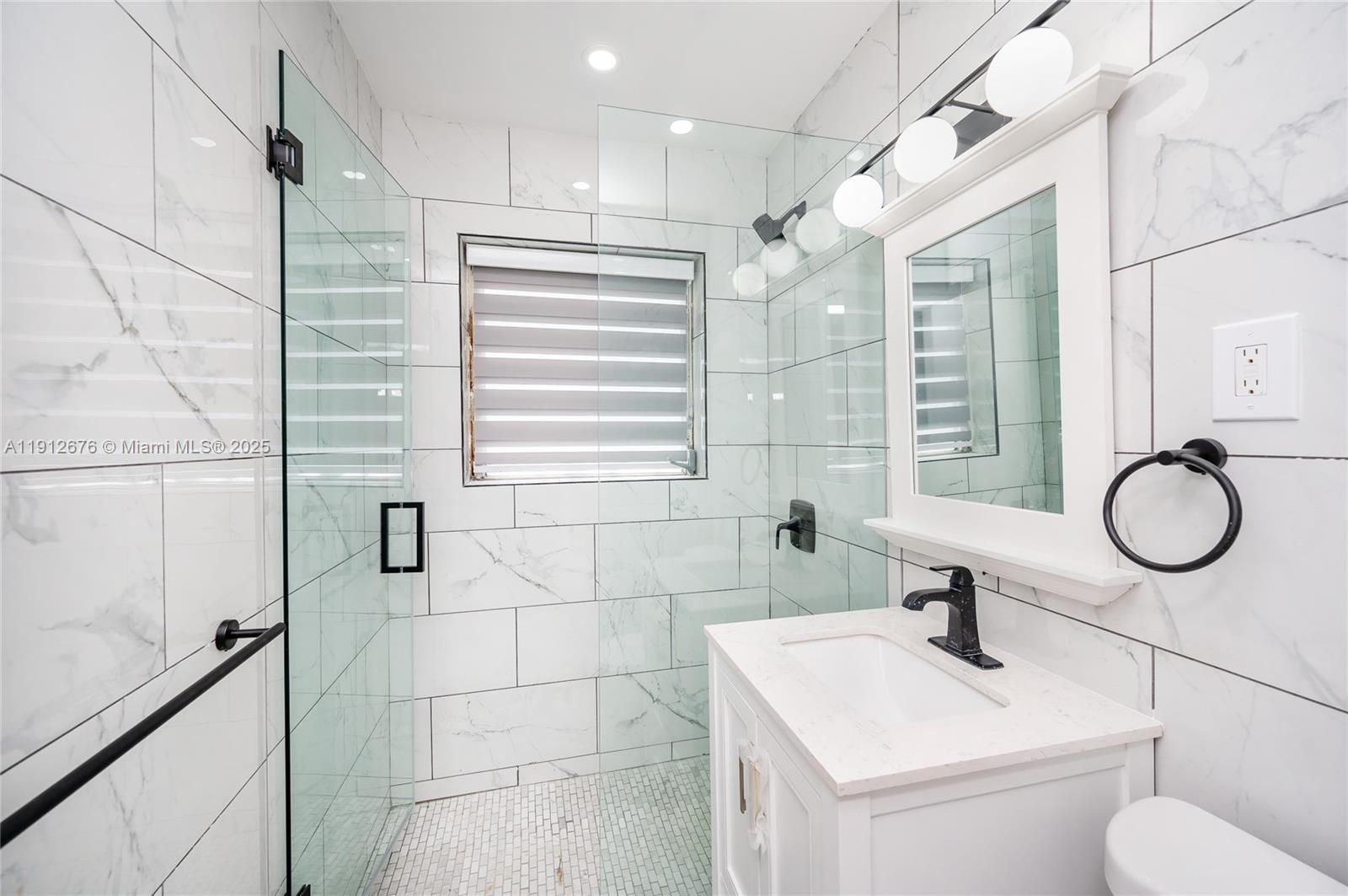 CORAL GROVES - Residential Lease