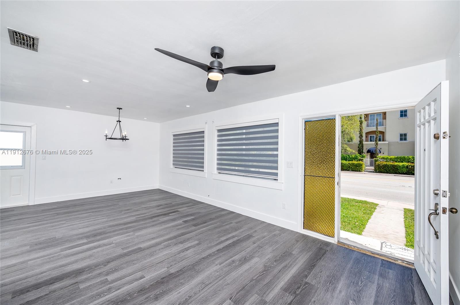 CORAL GROVES - Residential Lease