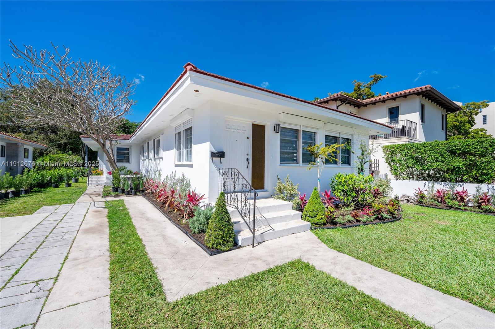 CORAL GROVES - Residential Lease