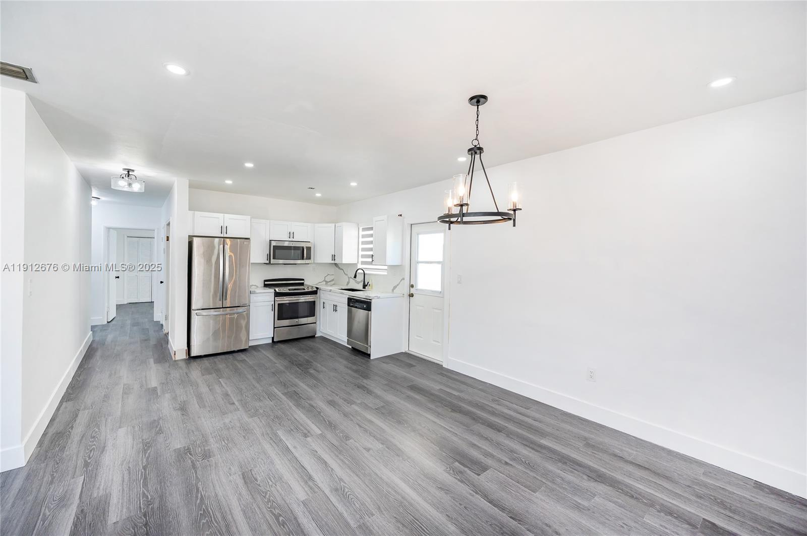 CORAL GROVES - Residential Lease