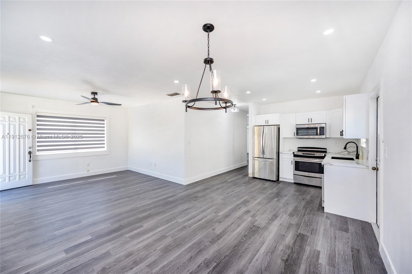 CORAL GROVES - Residential Lease