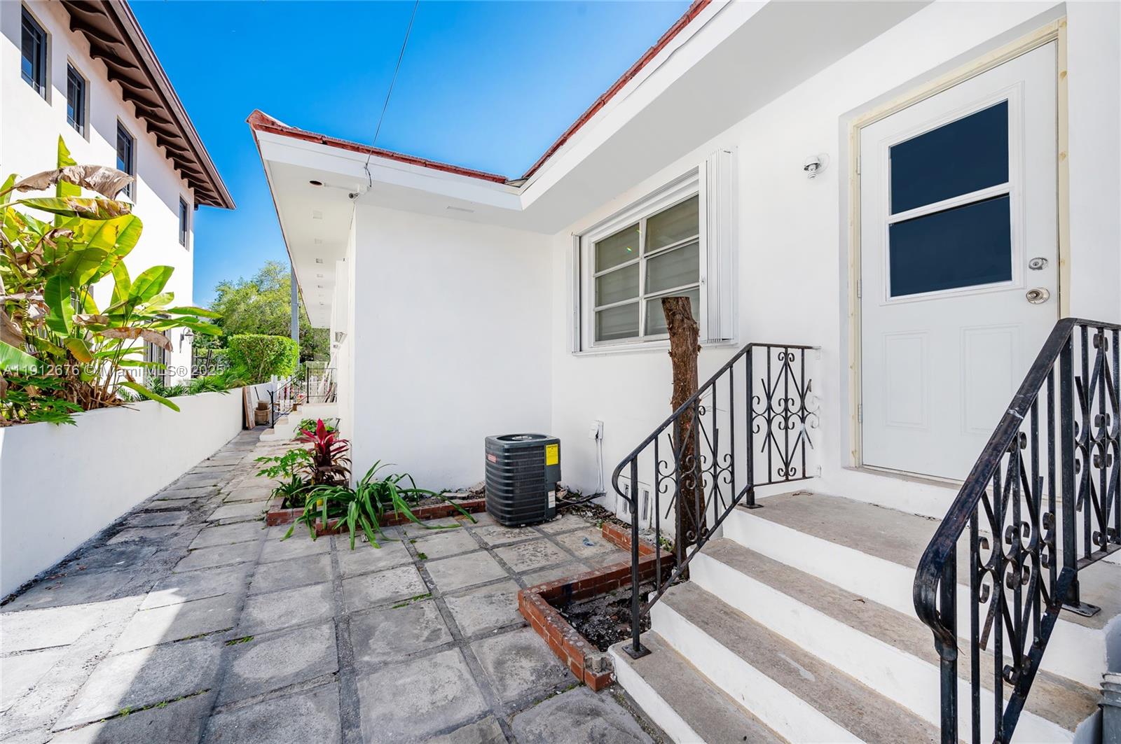 CORAL GROVES - Residential Lease