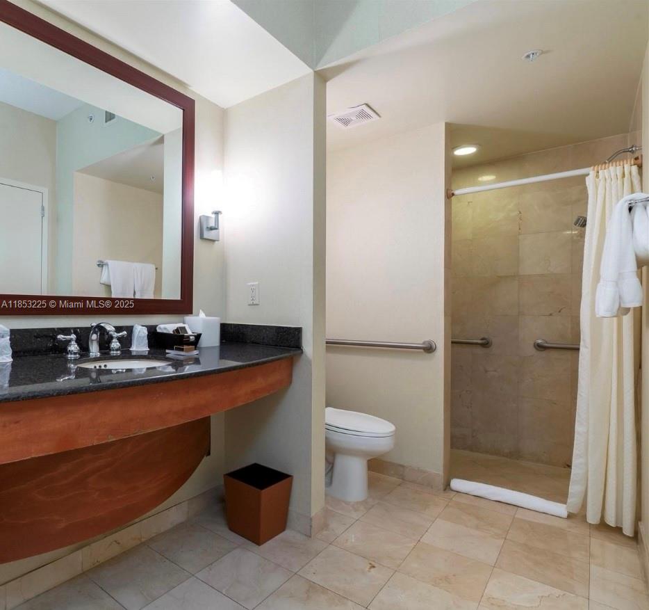 18001 Collins Ave 2611