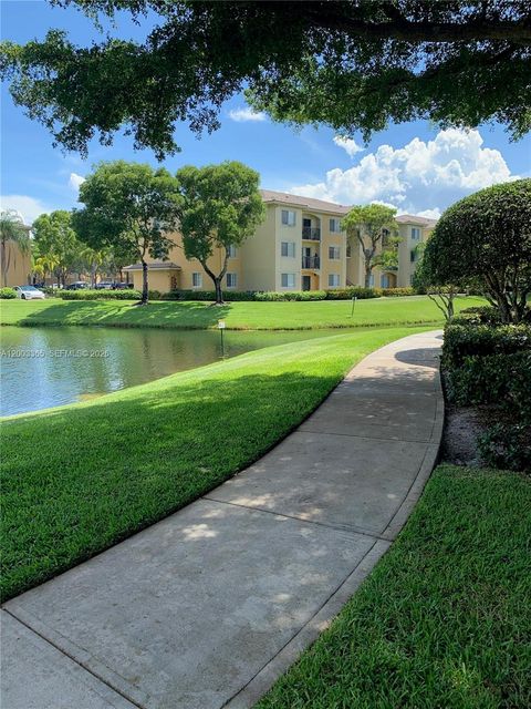 Tiny photo for 600 N Crestwood Ct N #610, Royal Palm Beach, FL 33411 (MLS # A12003365)