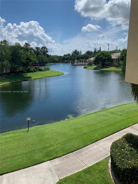 Tiny photo for 600 N Crestwood Ct N #610, Royal Palm Beach, FL 33411 (MLS # A12003365)