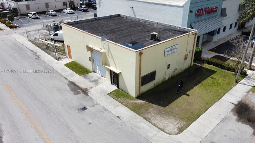PRICE REDUCED!! Great location, and great potential. Make this your new business Home. 1800 Sqft., warehouse with roll-up doors. Office space with A/C. Upstairs storage. Small Fenced yard. 3-phase electric. Corner lot. Come see it. Office/Warehouse combination. New roof be installed, New metal doors & 40 year re-certification being completed. PROOF OF FUNDS AND/OR PRE-APPROVAL LETTER REQUIRED PRIOR TO SCHEDULING A SHOWING OF THE PROPERTY!