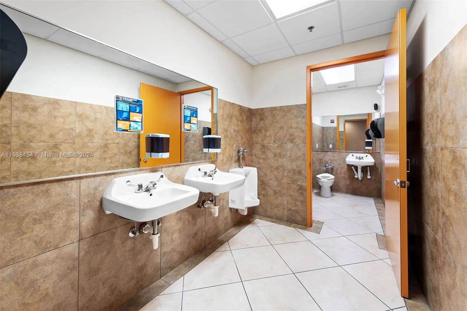 Hollywood, Florida 33020, United States, ,Residential,Active,64196