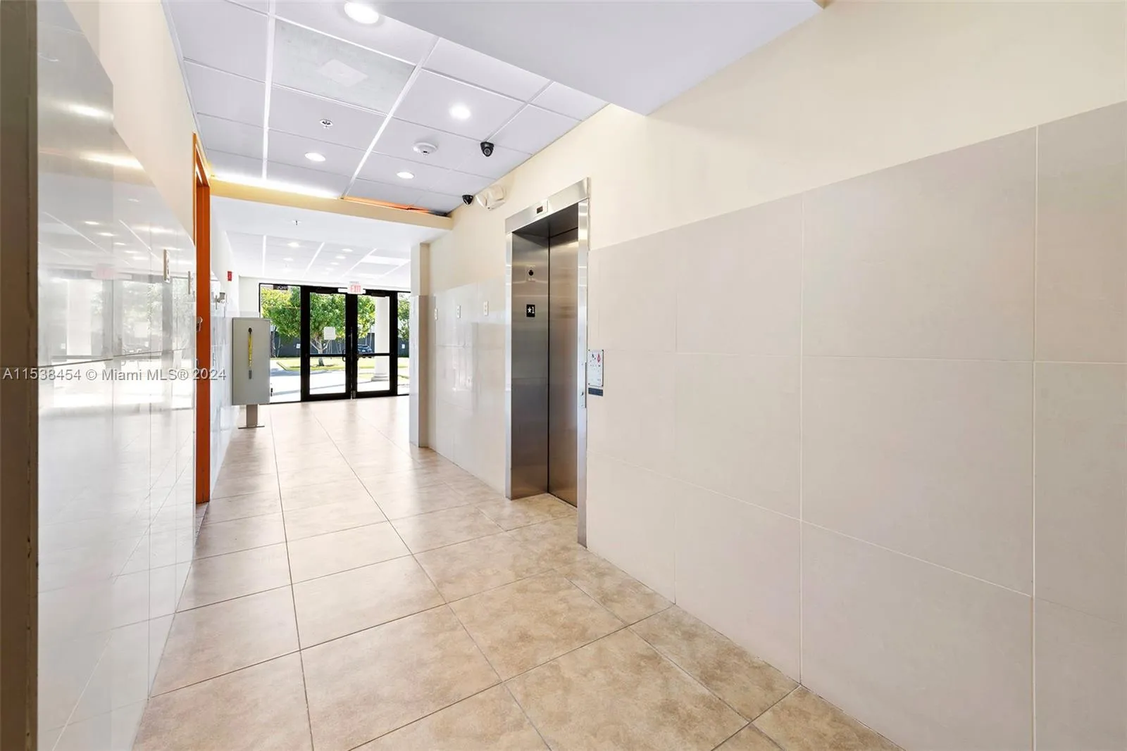 Hollywood, Florida 33020, United States, ,Residential,Active,64196